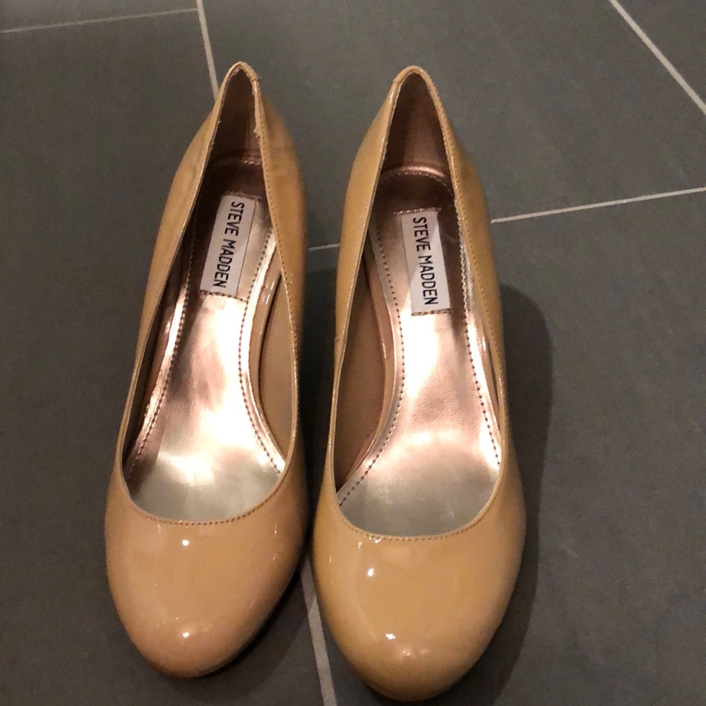 Steve Madden nude heels